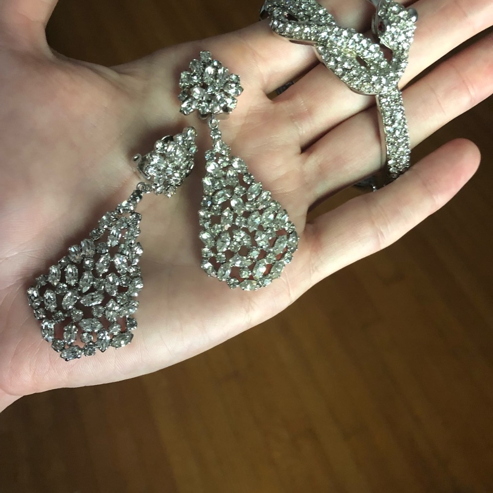 Crystal tear drop earrings & snake bracelet Silver